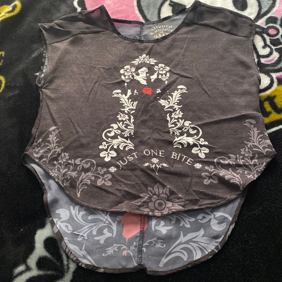 Disney couture Snow White top - Picture 2 of 10